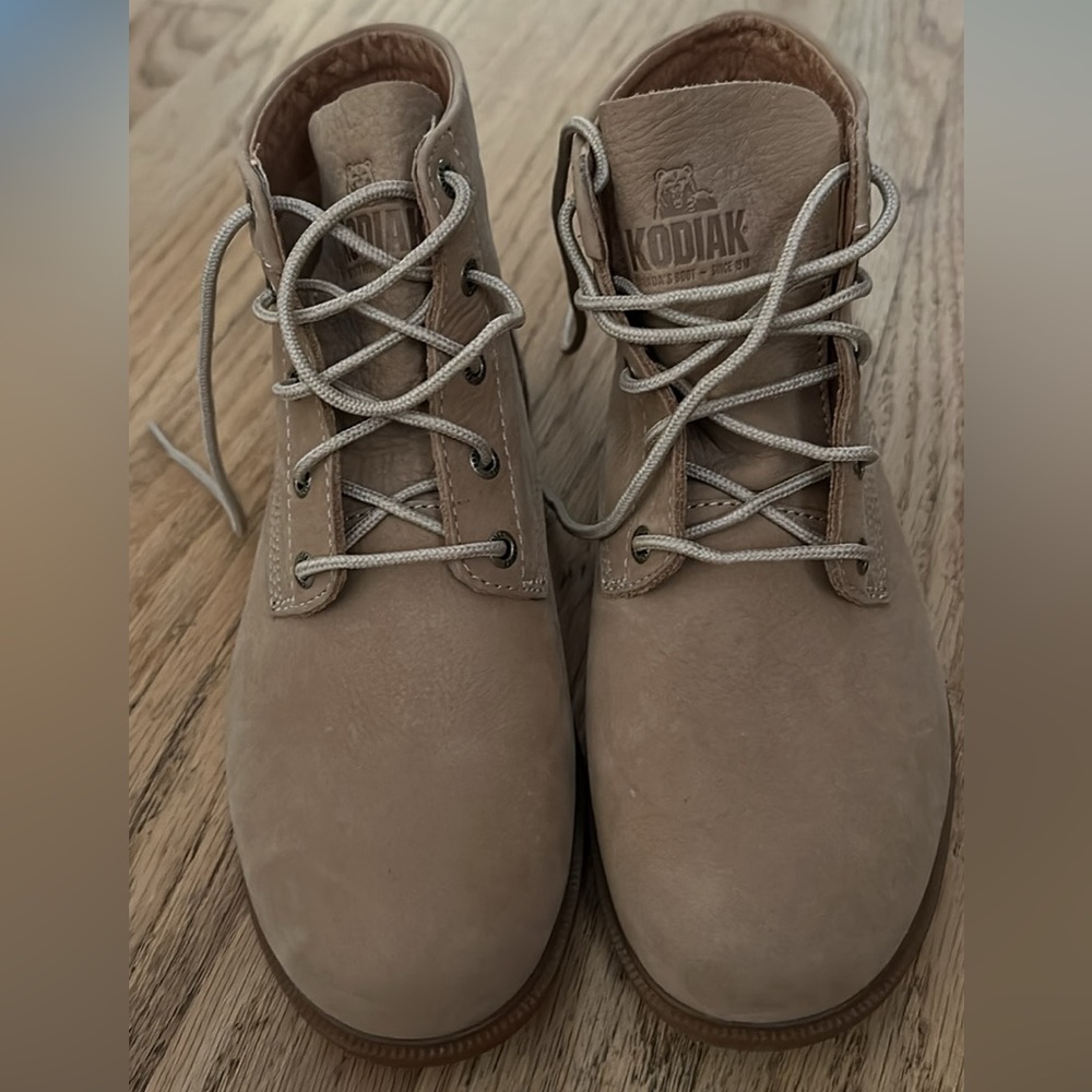 Kodiak boots-Size 6